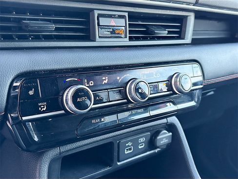 Used 2023 Honda Pilot Sport image 15