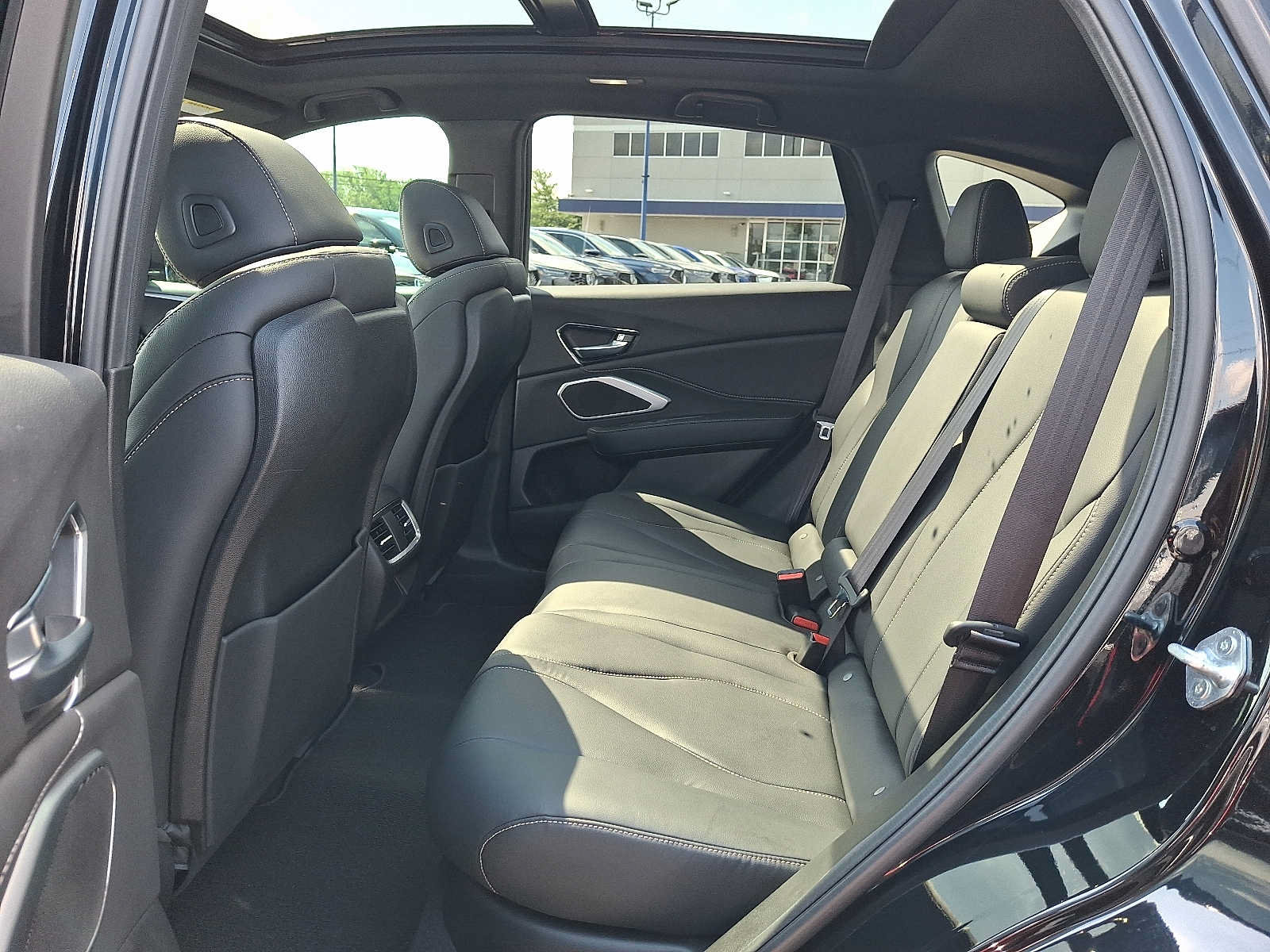 Certified 2025 Acura RDX SH-AWD image 10