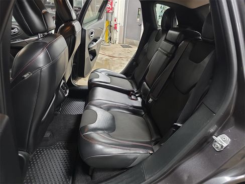 Used 2017 Jeep Cherokee Trailhawk w/ Comfort & Convenience Group image 14