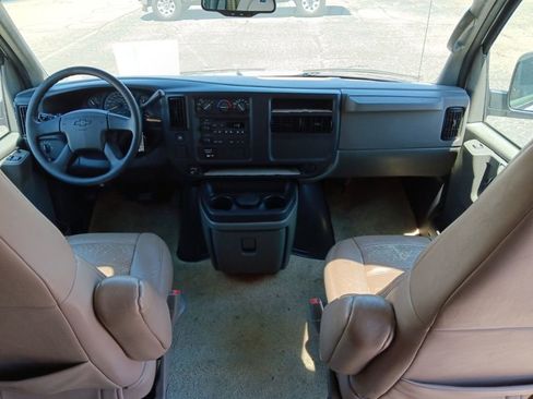 Used 2004 Chevrolet Express 3500 Extended RWD image 30