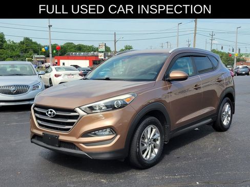 Used 2016 Hyundai Tucson SE w/ Option Group 02 FWD image 2