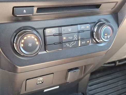 Used 2018 Ford F550 2WD Regular Cab Super Duty image 10