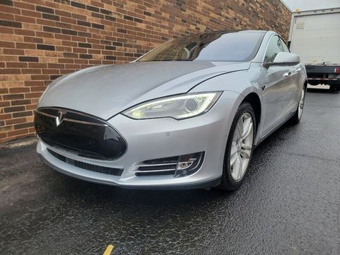 Used 2015 Tesla Model S RWD image 33