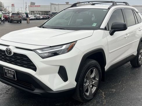 Used 2025 Toyota RAV4 LE image 4