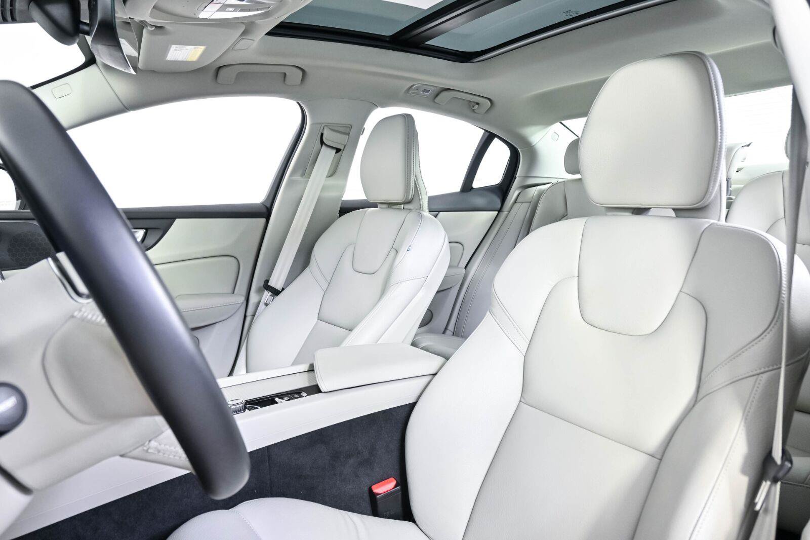Used 2024 Volvo S60 B5 Core w/ Climate Package FWD image 5