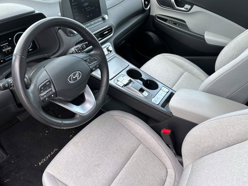 Certified 2022 Hyundai Kona SEL w/ Convenience Package image 9