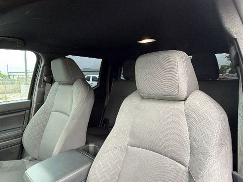 Used 2024 Toyota Tacoma SR5 AWD/4WD image 22