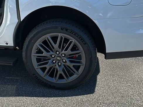 New 2025 Ford Expedition Max Platinum w/ Stealth Performance Package image 19