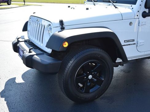 Used 2015 Jeep Wrangler Sport w/ Quick Order Package 24S AWD/4WD image 11