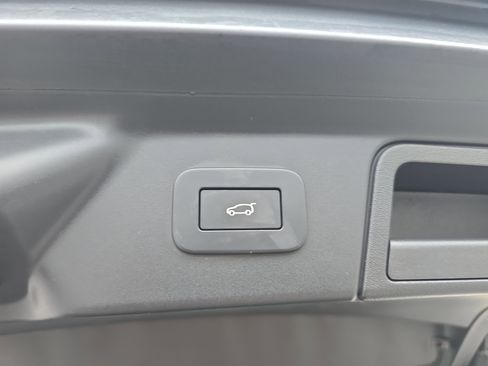 Used 2023 Land Rover Range Rover Velar R-Dynamic S AWD/4WD image 13