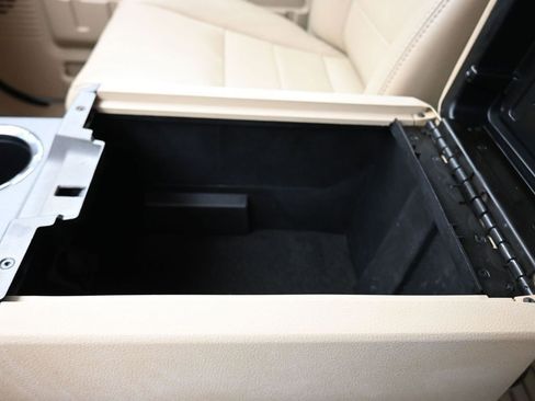 Used 2010 Ford F250 Lariat image 19