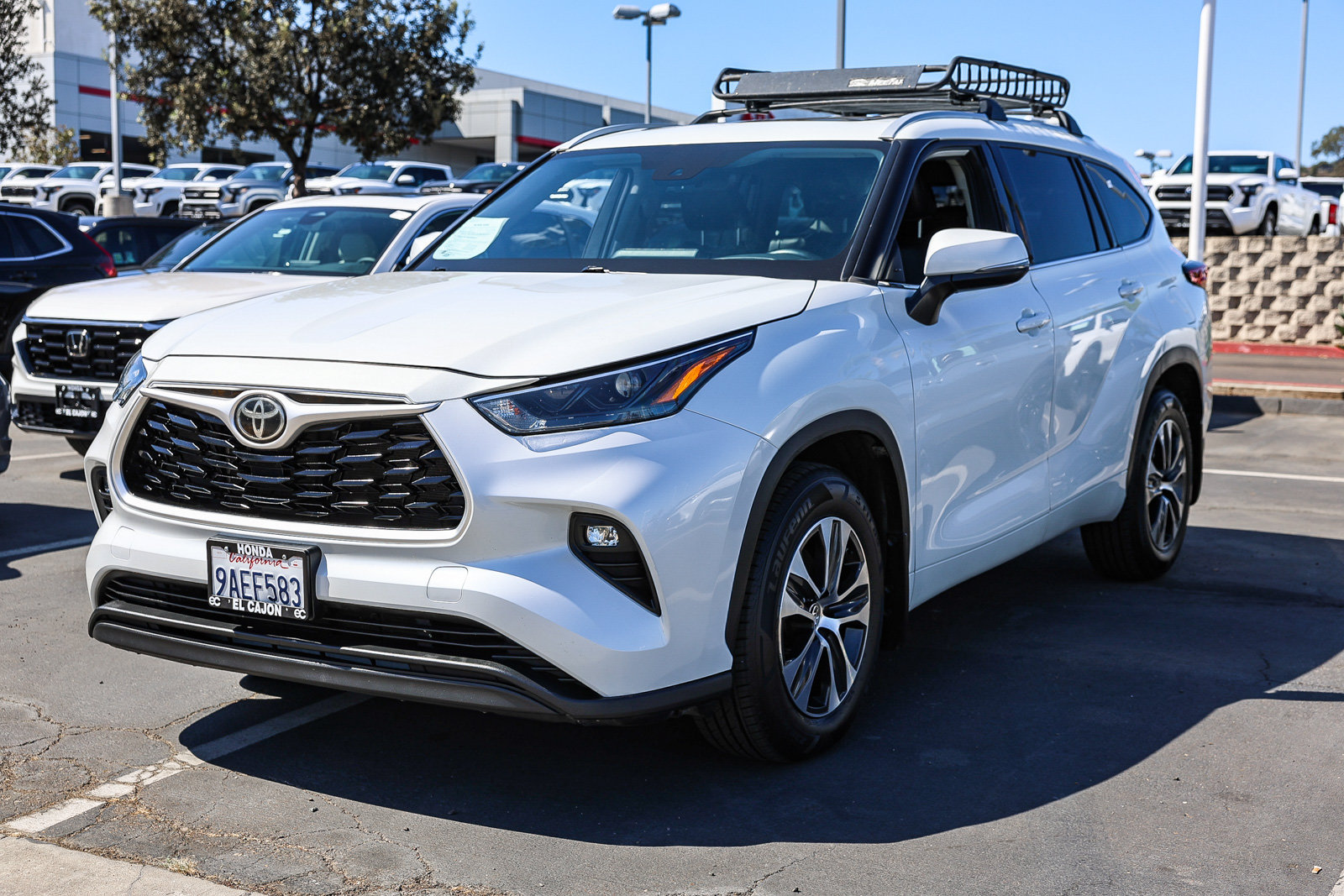 Used 2022 Toyota Highlander XLE AWD/4WD image 21