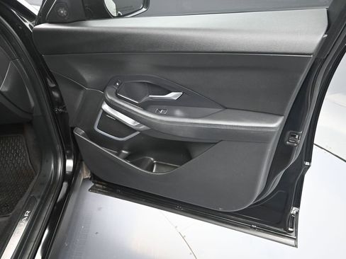 Used 2021 Jaguar E-PACE SE image 37