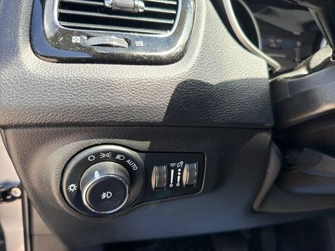 Used 2018 Jeep Compass Limited w/ Navigation Group AWD/4WD image 18