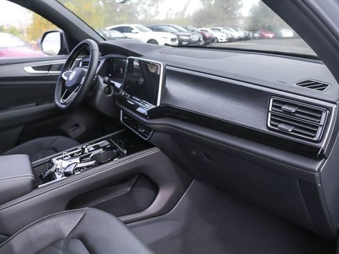 New 2026 Volkswagen Atlas Cross Sport SE image 40