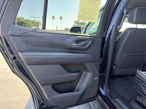 Used 2024 GMC Yukon SLT AWD/4WD image 19