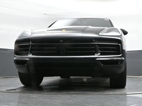 Used 2023 Porsche Cayenne AWD/4WD image 44