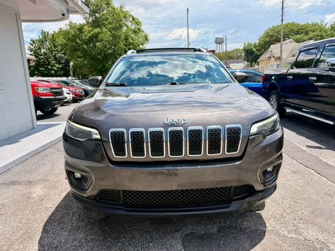 Used 2019 Jeep Cherokee Latitude Plus w/ Comfort/Convenience Group AWD/4WD image 19