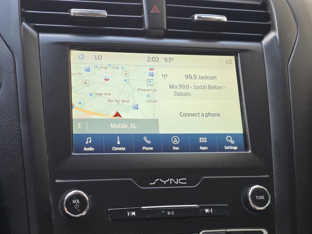 Used 2020 Ford Fusion SE w/ Equipment Group 151A FWD image 19