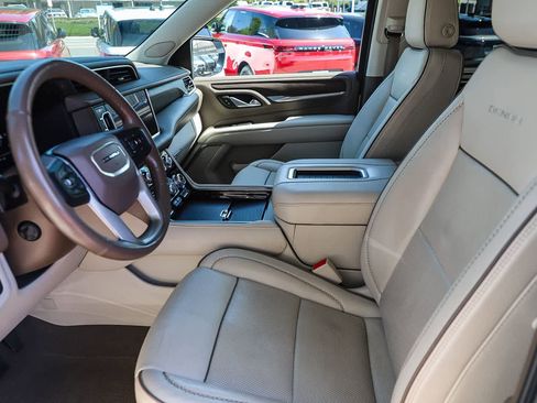 Used 2022 GMC Yukon XL Denali AWD/4WD image 21