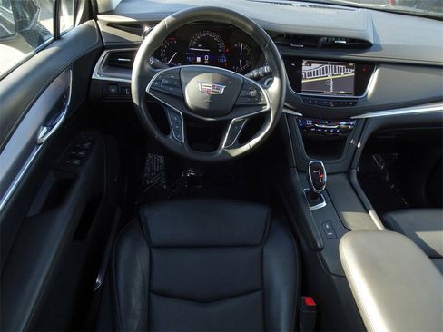 Used 2019 Cadillac XT5 Premium Luxury image 14
