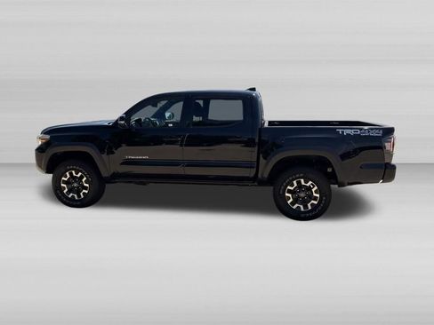 Used 2019 Toyota Tacoma TRD Off-Road w/ Technology Package AWD/4WD image 7
