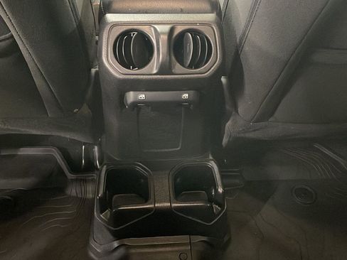 Used 2023 Jeep Wrangler Willys image 13