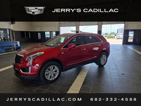 Certified 2024 Cadillac XT5 Luxury FWD image 1