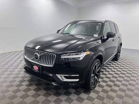 Used 2023 Volvo XC90 B6 Plus w/ Protection Package image 2