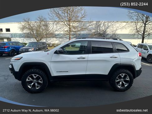 Used 2016 Jeep Cherokee Trailhawk w/ Leather Interior Group image 4