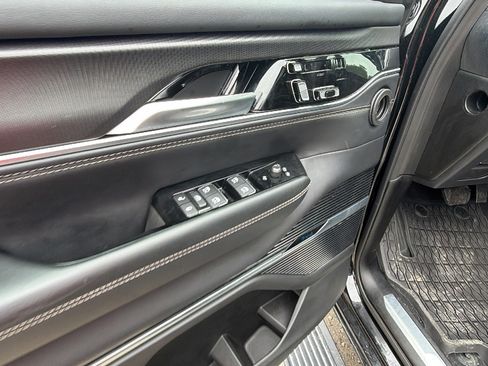 Certified 2025 Jeep Grand Wagoneer Series II Obsidian w/ Quick Order Packagew 28T AWD/4WD image 15