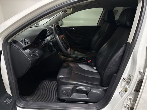 Used 2007 Volkswagen Passat 2.0T image 19