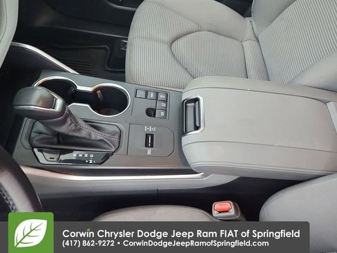 Used 2023 Toyota Highlander LE image 27