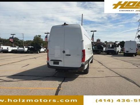 Used 2025 Mercedes-Benz Sprinter 2500 image 9