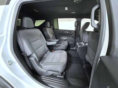 Certified 2025 Chevrolet Traverse LT AWD/4WD image 19