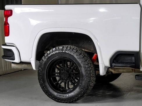 Used 2024 Chevrolet Silverado 2500 LT AWD/4WD image 7