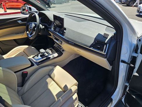 Used 2024 Audi Q5 e Premium Plus w/ Premium Plus Package AWD/4WD image 21