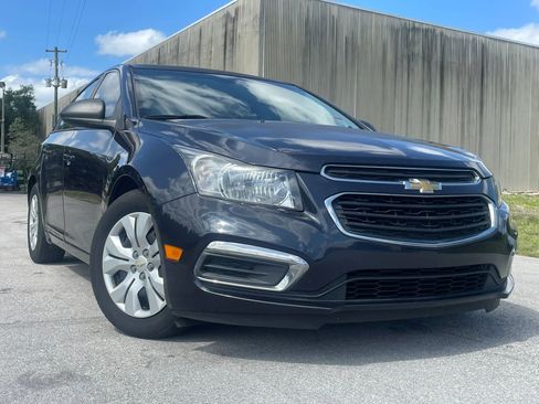 Used 2015 Chevrolet Cruze LS image 1