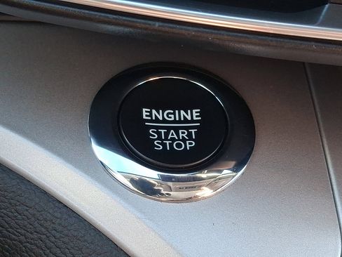 Certified 2022 Ford Explorer XLT w/ Equipment Group 202A image 25