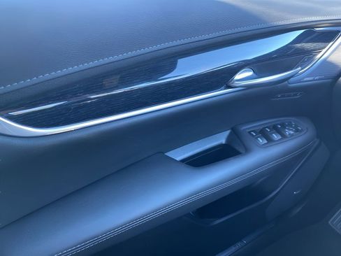 Used 2023 Cadillac XT5 Premium Luxury w/ Technology Package AWD/4WD image 25
