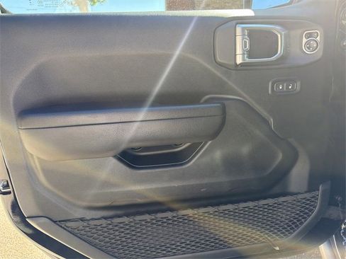 Used 2024 Jeep Gladiator Sport image 10