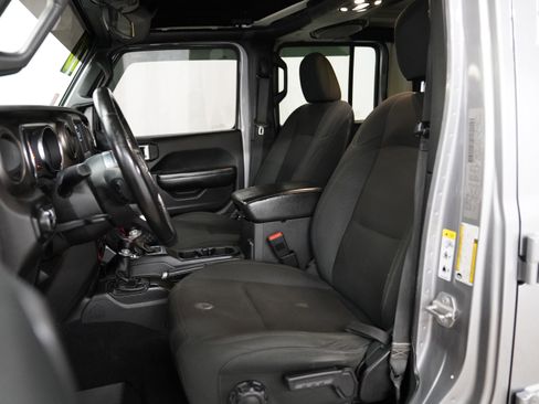 Used 2020 Jeep Gladiator Sport w/ Quick Order Package 24S image 4