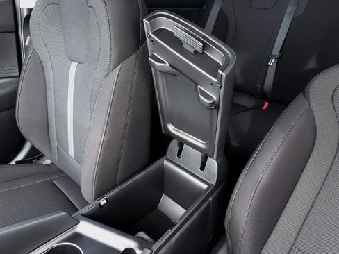 New 2026 Hyundai Elantra SE FWD image 18