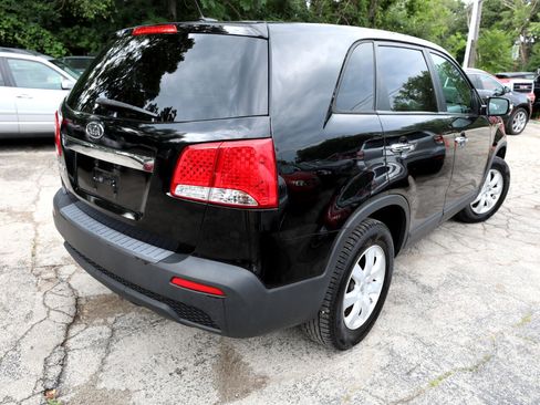 Used 2013 Kia Sorento LX w/ Third Row Pkg image 6