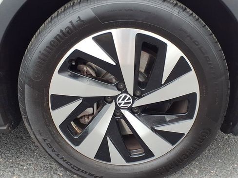 Used 2024 Volkswagen ID.4 2WD image 9