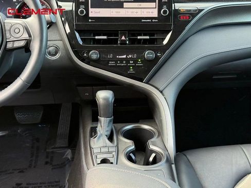 Used 2022 Toyota Camry XSE image 17