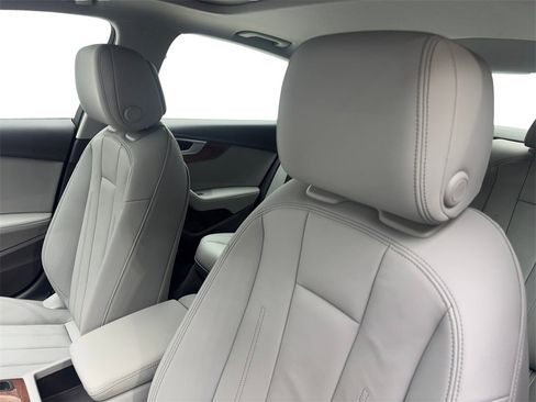 Used 2022 Audi A4 2.0T Premium Plus w/ Premium Plus Package image 28