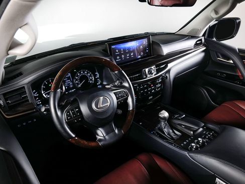 Used 2018 Lexus LX 570 4WD image 23