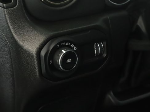 Used 2023 Jeep Wrangler Unlimited Sahara AWD/4WD image 8