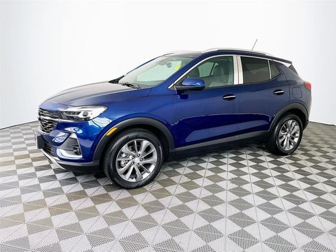 Used 2023 Buick Encore GX Essence w/ Experience Buick Package FWD image 4